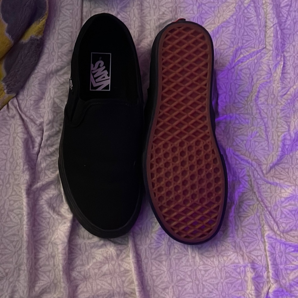 all black slip on vans